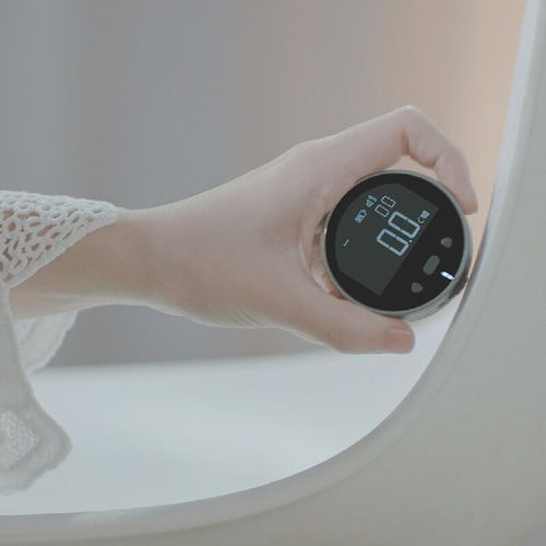 This high-precision measuring instrument can measure flat surfaces, curved surfaces, irregular shapes, and soft objects with millimeter-level accuracy. The ultra-high-definition digital display is easy to read. With a 200mAh battery, it can last for 200 days on standby and can be used for 2 hours after a 5-minute charge. It is small and portable, making it an excellent measuring aid for designers, home decoration experts, and craft enthusiasts.