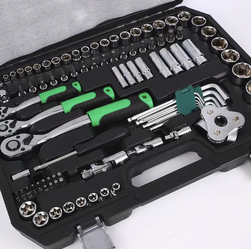 A 121-piece multi-functional repair hardware tool set, including ratchet wrenches, sockets, wrenches, screwdrivers, etc. The alloy steel material is sturdy and resistant to twisting. The ratchet design is effortless and convenient, suitable for both automotive repair and household maintenance. The complete set is neatly organized in a portable tool box, and it is very convenient to store and carry with one set.