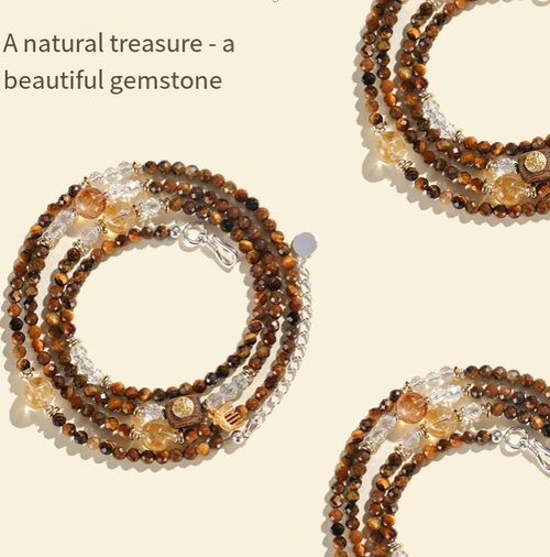 This common jewelry made of agarwood and tiger's eye stone can be used as a necklace or a wrist bracelet. The tiger's eye stone has a golden glow, while the yellow crystal is transparent. It is adorned with a Guanyin pendant and a silver-gilded small comb to bring good luck. It is suitable for various outfits, is gentle on the skin and does not cause discomfort, and is both elegant and convenient for daily use.