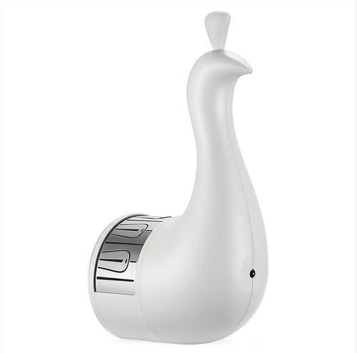 Order today and you will receive 2 peacock projectors with remote control and wall-mounted night lights. Just press it gently and it will project colorful feathers. It is wireless and portable, and can be hung on the wall or placed on the table. The soft light is conducive to sleep, and when reading at home, it will create a soft halo for you. For ordinary people, although it is just a small pleasure, it still has a special flavor.