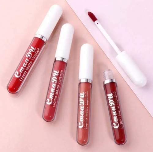 This 10-piece velvet matte lip gloss set contains various color shades and is suitable for various makeup looks. The texture is smooth, and after application, it creates a matte finish. It has basic waterproof and stain-resistant properties. It comes with a lip-shaped applicator brush. The packaging of the set is suitable for personal use or as a gift. For dry lips, it is recommended to do lip moisturizing beforehand.