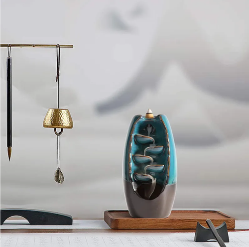 60 fragrant grains, paired with a harmonious and flowing incense burner, feature a dual-color ceramic design that is elegant. The dual-purpose design allows for both electric incense and reverse-flow incense. With 60 different fragrance types, when ignited, the smoke flows like a waterfall, creating a serene atmosphere. This is an excellent addition for home decoration, helping to relieve stress and promote sleep, making life full of poetry and tranquility.