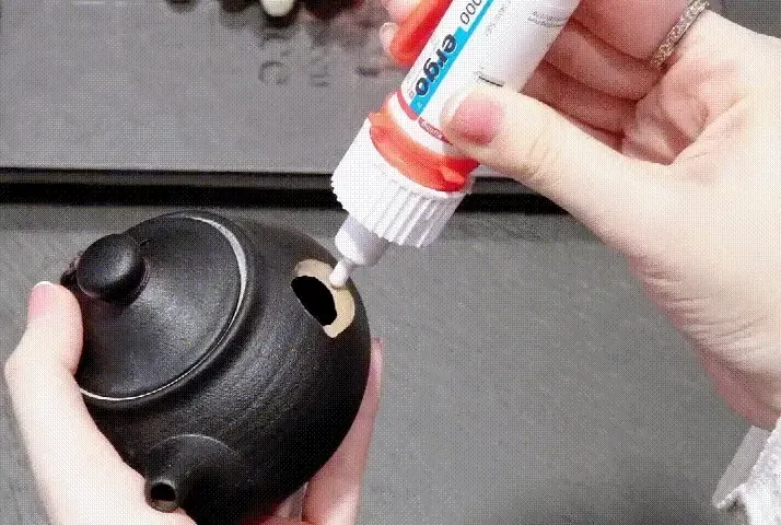Powerful Solder Multi-Material Repair Adhesive
