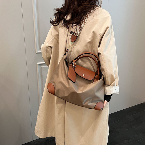 Leisure large capacity commuter Longxiang bag new nylon cloth shoulder wide band messenger bag handbag travel bag handbag