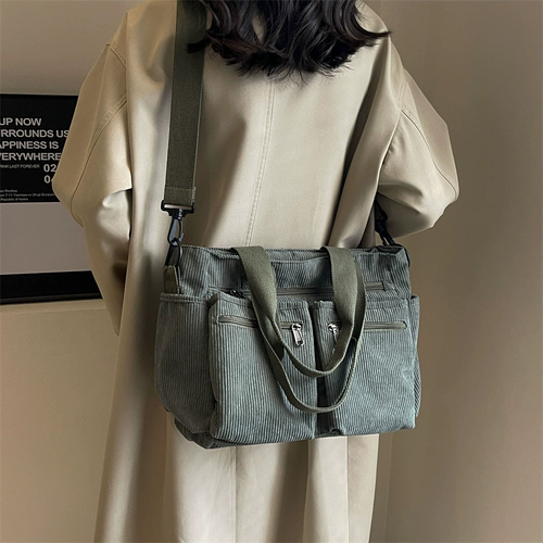 2025 New ultra-light casual large capacity retro shoulder bag