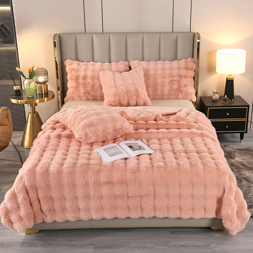 Three-piece bedding set 🛏️ Thick rabbit fur plush blanket 🍂 (1 duvet cover + 2 pillowcases)