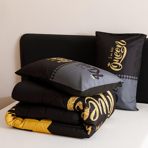 3PCS Super soft and breathable black and gray two-tone crown letter quilt set (1 quilt +2 pillowcases without pillow core)