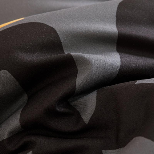 3PCS Super soft and breathable black and gray two-tone crown letter quilt set (1 quilt +2 pillowcases without pillow core)