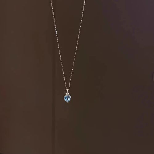 Blue tears necklace pendant for women, niche design, light luxury, high-end feeling, high value, whitening, fashionable and versatile clavicle chain