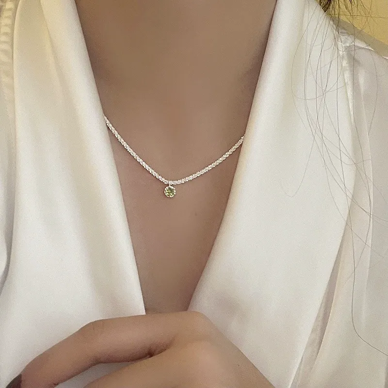 It is beautiful to give as a gift or use for yourself, super flash shimmering silver necklace female ins design niche clavicle chain light luxury pendant accessories