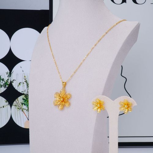 Heavy-duty gold teardrop hollow earrings, high-end French palace style necklace earrings jewelry set