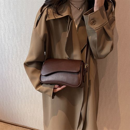 High-quality new flip magnetic buckle shoulder bag for commuting to work, fashionable and simple women's bag, underarm bag, crossbody handbag