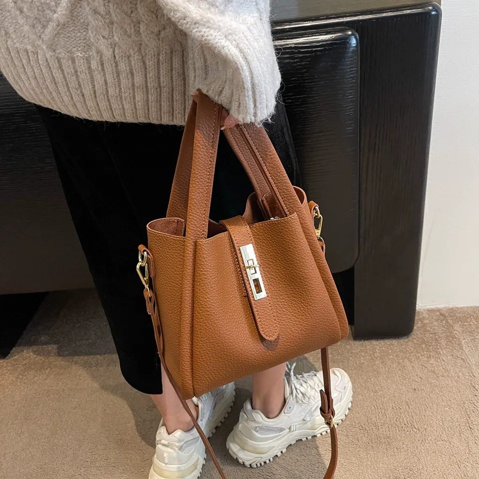 A must-have for girls, Cute basket handbag for women 2025 new retro fashion bucket bag high-end niche crossbody bagag
