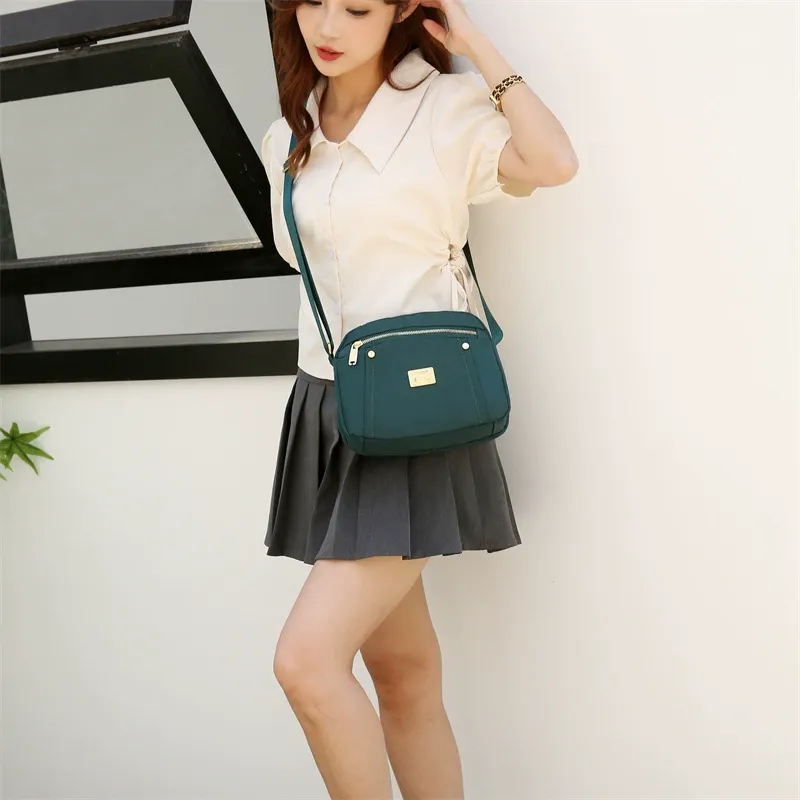 Women's 2025 New Lightweight Casual Nylon Shoulder Bag, Simple Solid Color, Fashionable Oxford Cloth Crossbody Bag