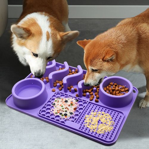 New pet licking mat multifunctional pet food bowl cat and dog meal bowl mat slow food tray mat. Non-slip and easy to wipe