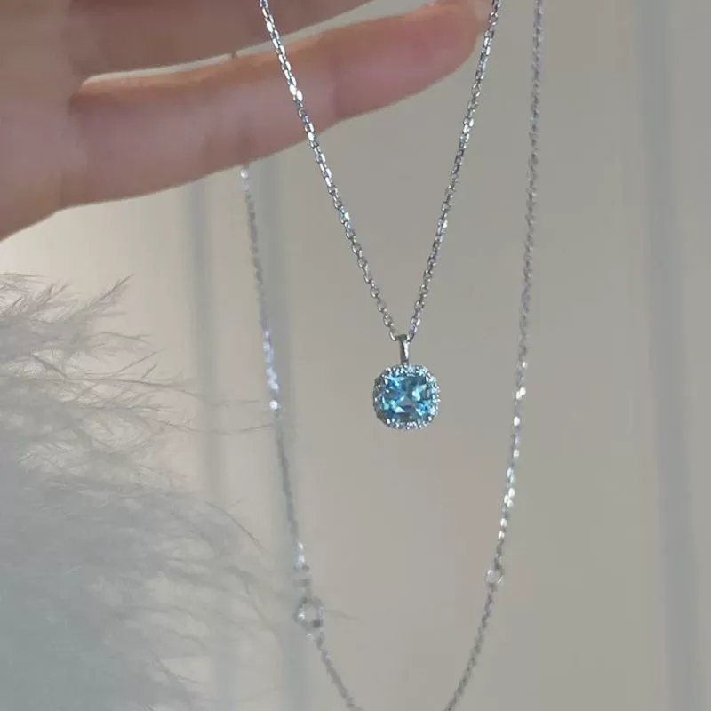 Flashing blue diamond small sugar cube necklace female light luxury niche ins high-end pendant clavicle chain