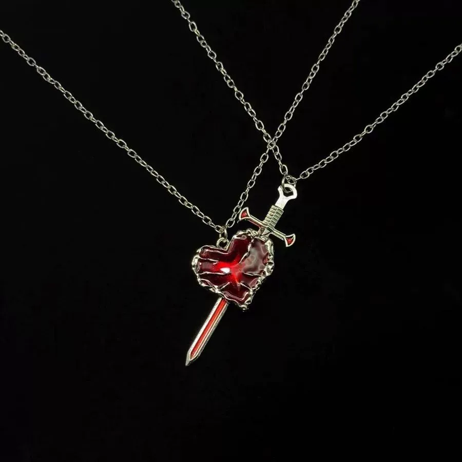 New Sword Heart Couple Necklace - A Pair of Personalized Liquid Heart-Shaped Peach Heart Pendants for Clavicle Chains
