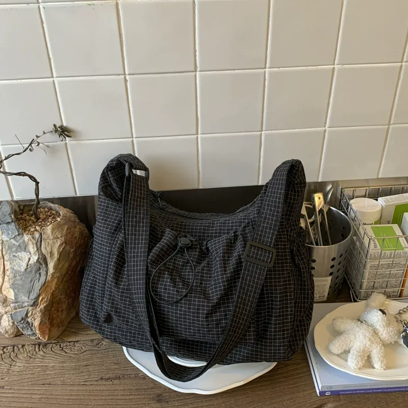 Trendy retro large-capacity women's casual tote bag, 2025 new style, shoulder bag, crossbody bag