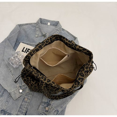Large capacity leopard print fashion shoulder bag, new style, simple and unique tote bag, large shopping bag, versatile travel bag