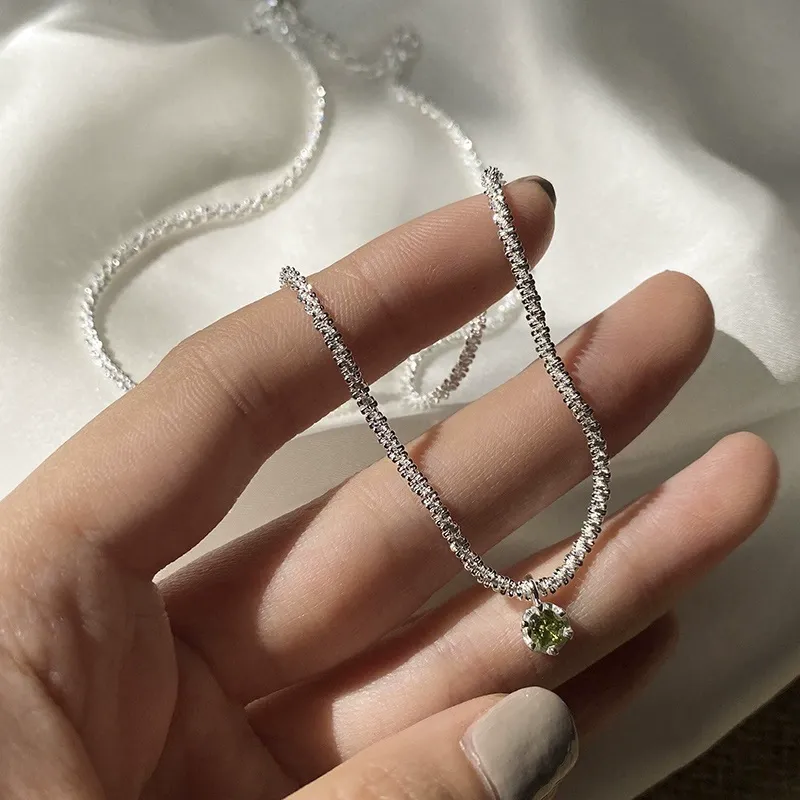 It is beautiful to give as a gift or use for yourself, super flash shimmering silver necklace female ins design niche clavicle chain light luxury pendant accessories