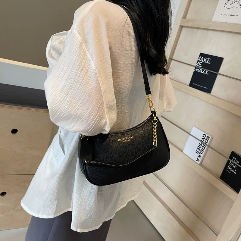 Small Chanel style underarm bag 2025 new women's bag fashionable versatile chain shoulder messenger bag. Without pendant