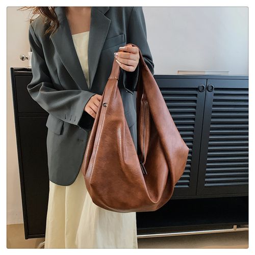 Women's soft leather handbags, Instagram-worthy, large-capacity dumpling bag, travel crossbody bag, tote bag, trendy Instagram style.