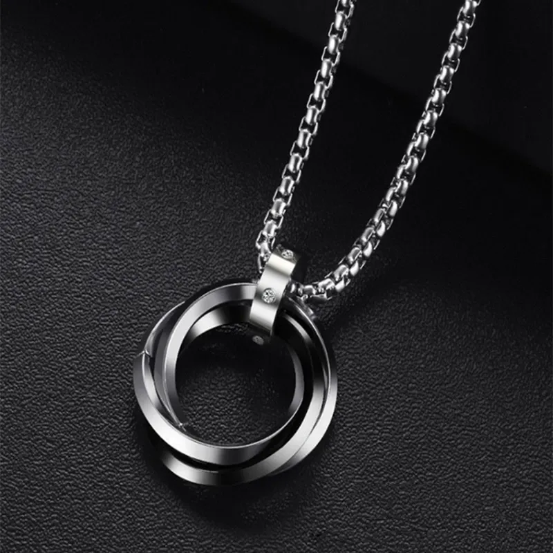 Titanium steel colorfast three-ring ring necklace for women and men, trendy in ins style, European and American street style, hip-hop, sweatshirt chain, unique accessory.