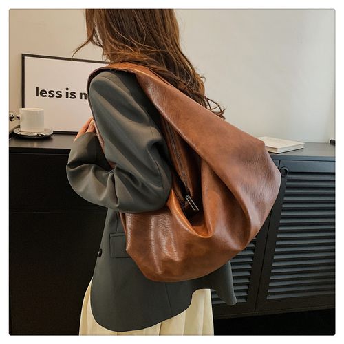 Women's soft leather handbags, Instagram-worthy, large-capacity dumpling bag, travel crossbody bag, tote bag, trendy Instagram style.