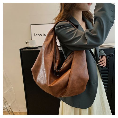 Women's soft leather handbags, Instagram-worthy, large-capacity dumpling bag, travel crossbody bag, tote bag, trendy Instagram style.
