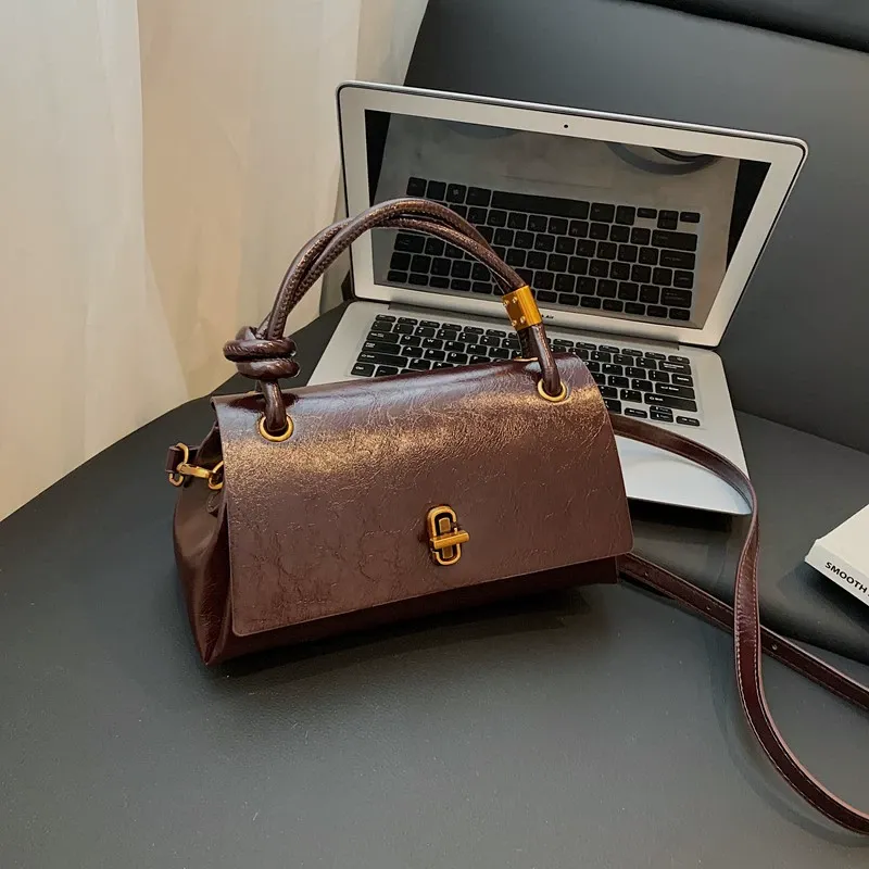 High-end, stylish handbag for women, niche trendy crossbody, shoulder bag, soft leather, versatile retro small square bag