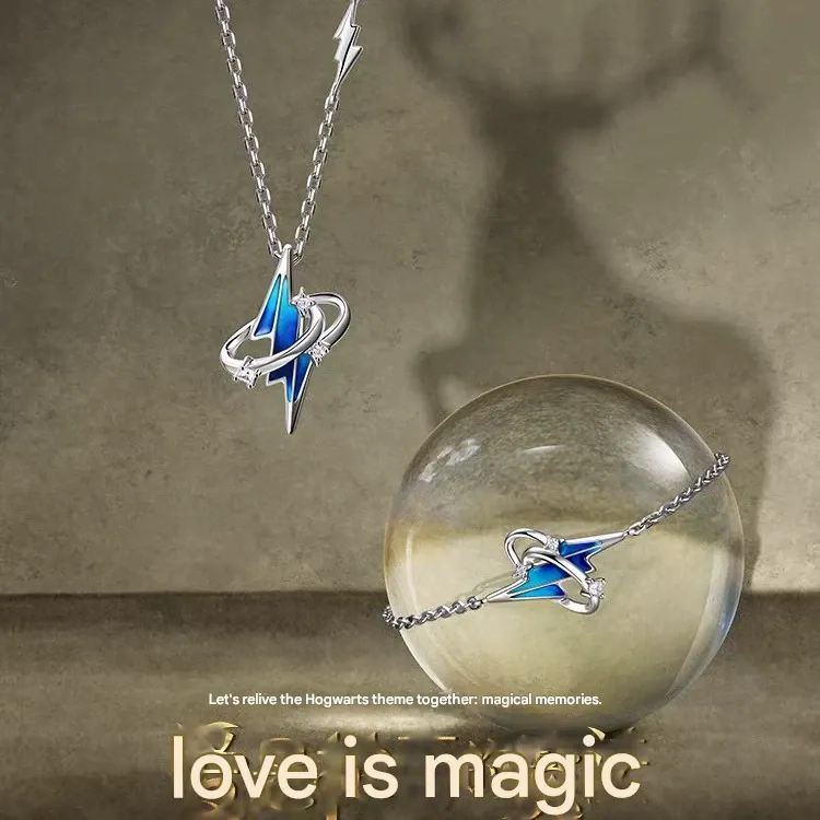 Hot-Selling Glow in the Dark Planet Collarbone Chain | Light Luxury Zircon Accessory + Eye-Catching at Night | Minimalist & Premium, Suitable for Dating Gifting Daily Wear!