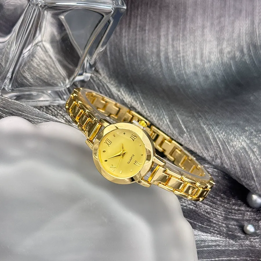 Niche, nature-inspired metal chain watch, elegant round dial women's watch, simple and retro quartz watch.