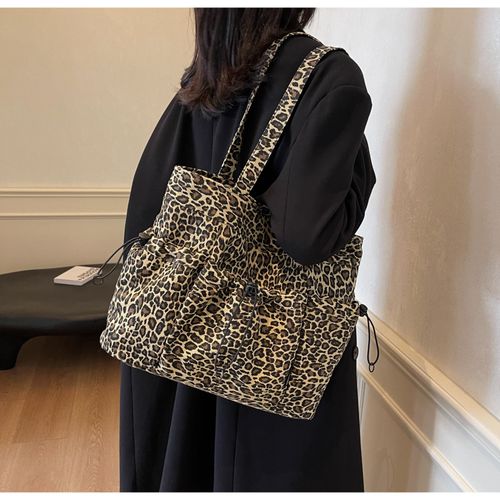 Large capacity leopard print fashion shoulder bag, new style, simple and unique tote bag, large shopping bag, versatile travel bag