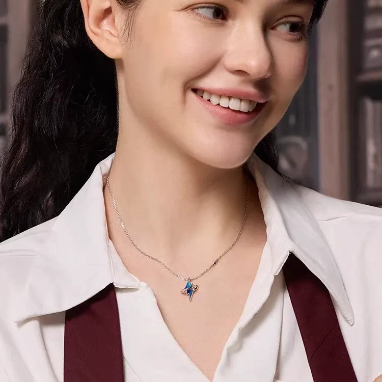 Hot-Selling Glow in the Dark Planet Collarbone Chain | Light Luxury Zircon Accessory + Eye-Catching at Night | Minimalist & Premium, Suitable for Dating Gifting Daily Wear!