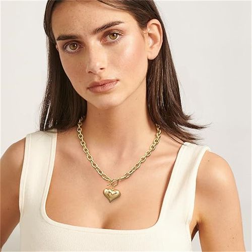 European and American style heart-shaped OT clasp necklace for women, a fashionable and trendy sweet and cool style heart pendant clavicle chain.