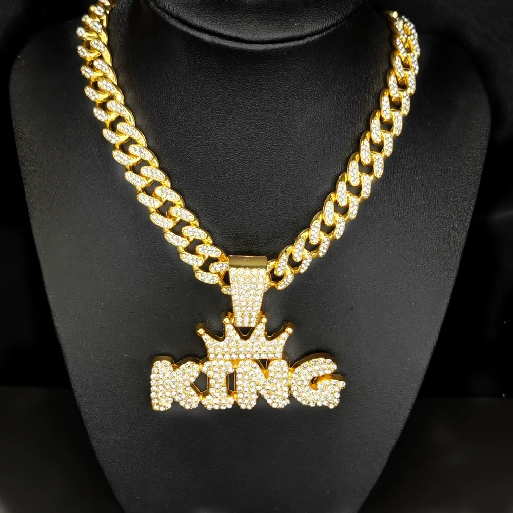 Cuban chain necklace pendant with diamonds, hip-hop style, cool and smooth, King letter pendant necklace, choker, unisex trendy cool Cuban chain accessory.