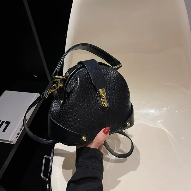 High-end women's handbag, cross-border style, 2025 new popular trendy and versatile fashion handbag, crossbody bag, simple and textured shoulder bag.