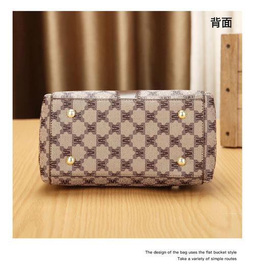 Best Seller High-quality, stylish, versatile, trendy, and easy-to-match small handbag for work, perfect for a single shoulder or crossbody.