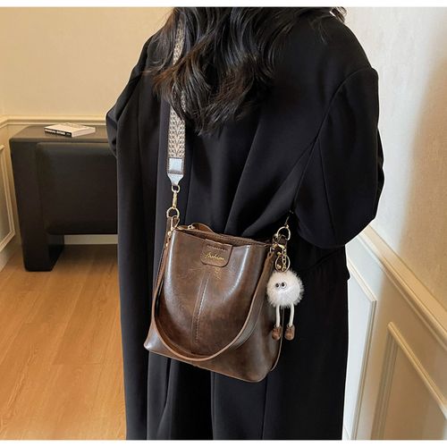 2025 New Retro Single Shoulder Crossbody Bag with Wide Strap and Bucket Shape