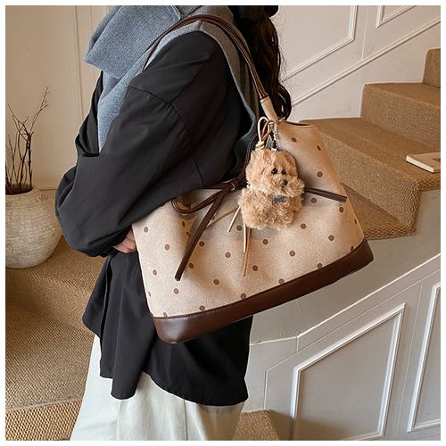 Polka dot large capacity tote bag, comes with a teddy bear keychain.