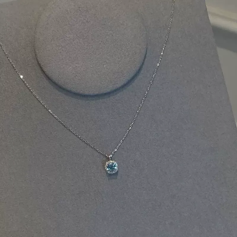 Flashing blue diamond small sugar cube necklace female light luxury niche ins high-end pendant clavicle chain