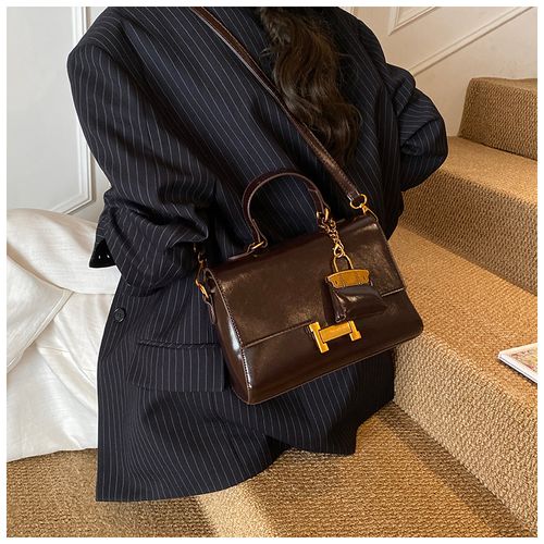 Retro women's handbag, super popular small tote bag, commuter shoulder and cross-body bag.