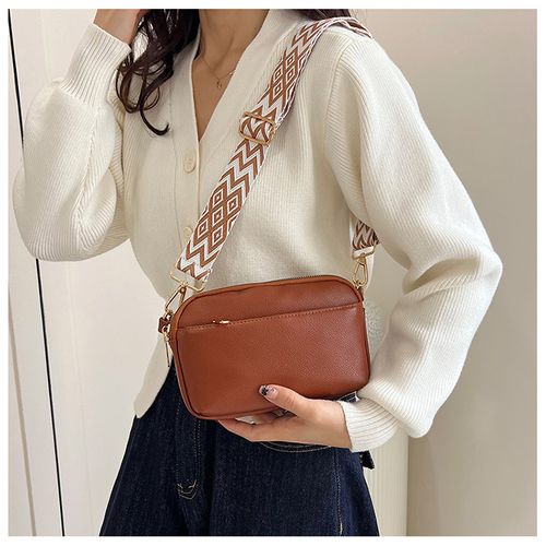 New women's handbag with wide strap, stylish and simple, perfect for commuting and casual wear, a mini square bag that can be worn as a shoulder bag or crossbody bag.