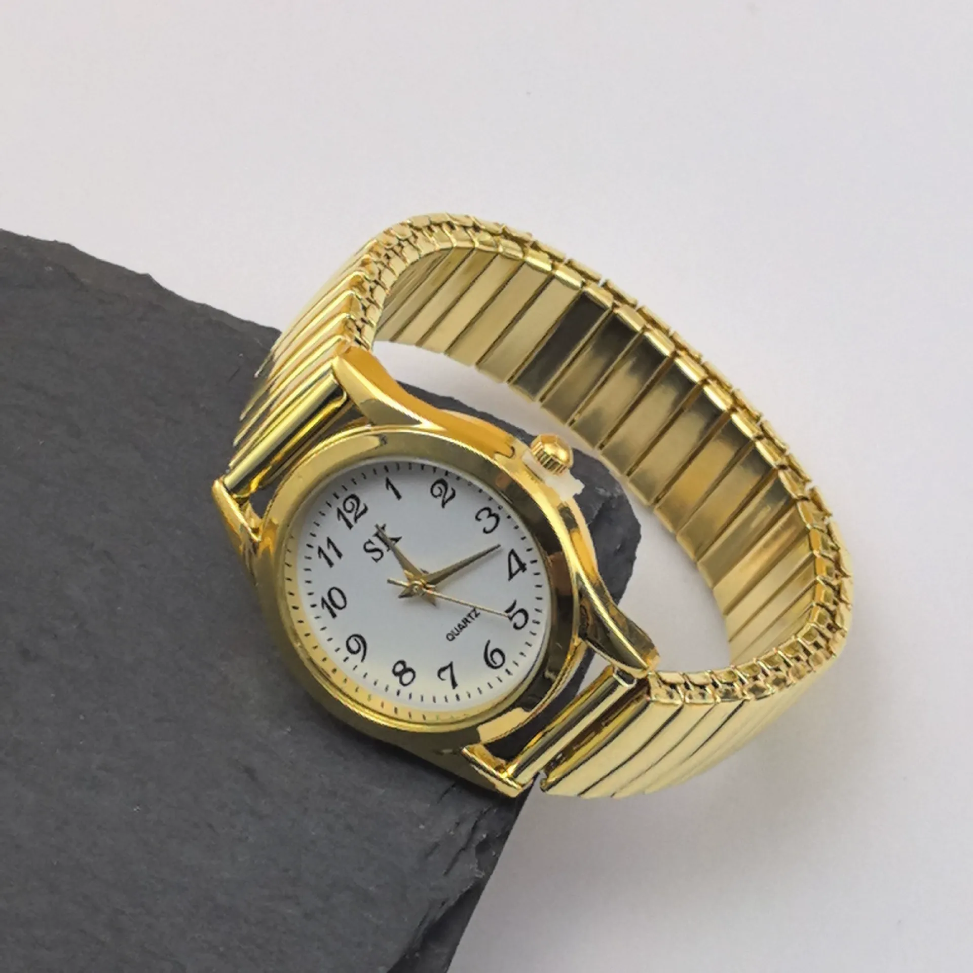 Elegant elastic spring alloy vintage watch wristwatch