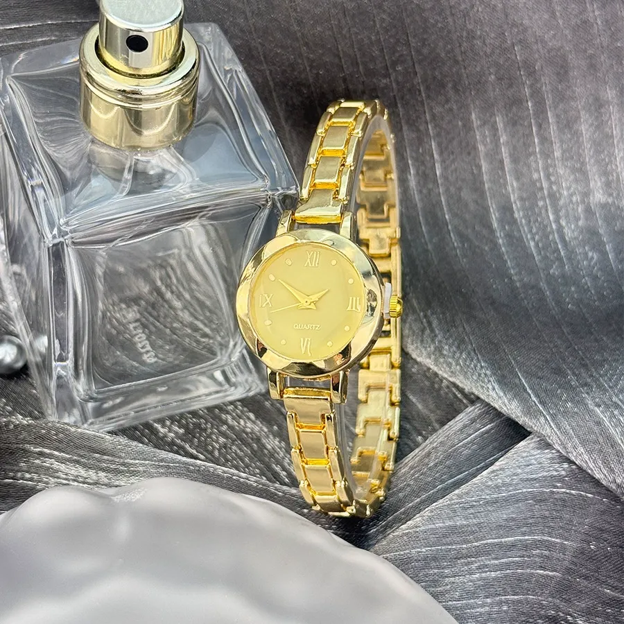 Niche, nature-inspired metal chain watch, elegant round dial women's watch, simple and retro quartz watch.