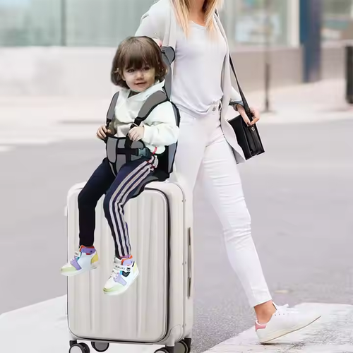 Simple and portable children's car seat cushions for babies, suitable for children aged 6 months to 3 years.