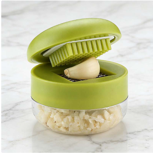 ⏰ Buy one, get one free – Mini garlic mincer and presser (with container included)
