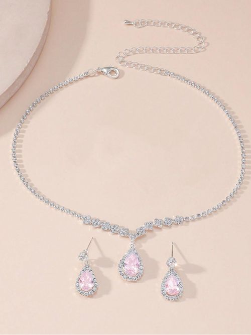 Necklace, stud earrings