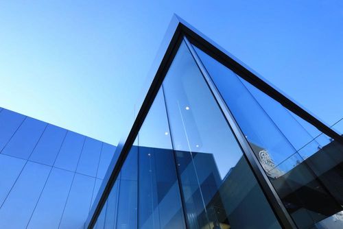 magnetic three - in - one wireless charger, a fast - charging stand for mobile phones. It can rotate and serves as a desktop charging station