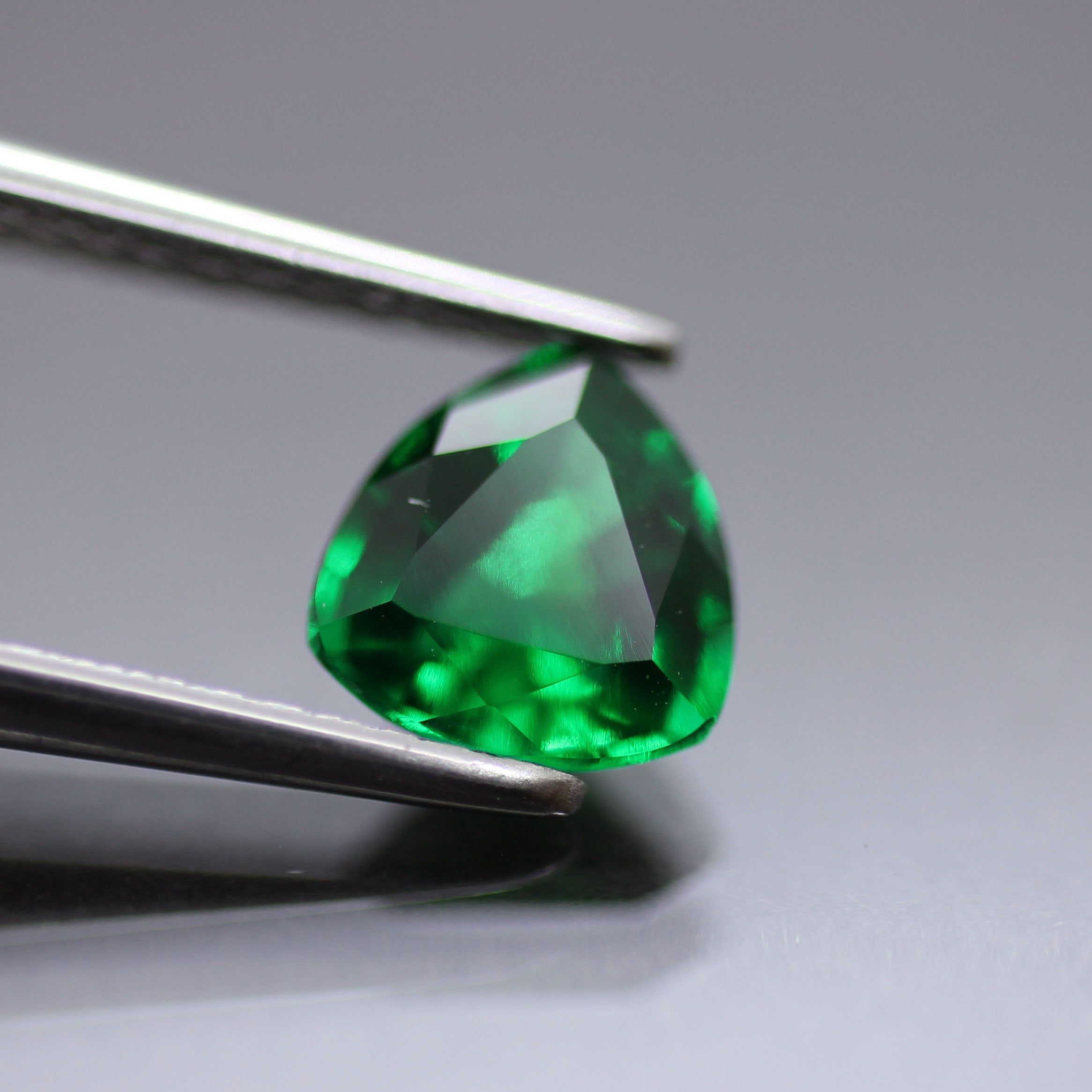 Ruby Engagement Rings Ireland  Wholesale Loose Gemstones  Emerald | Lab-Created Hydrothermal, trillion cut 6mm, VS 0.7ct